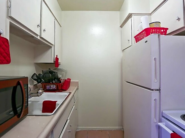 Photo - Pines Apartments