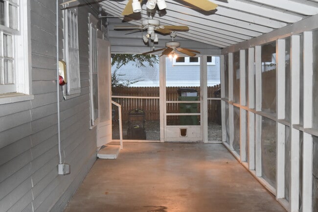 Photo - 423 S Main St
