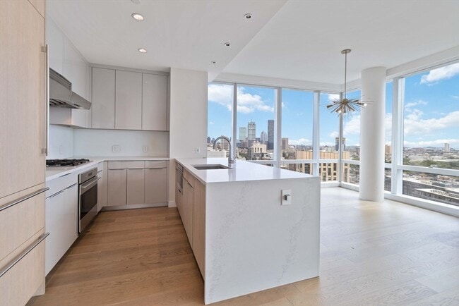 Building Photo - 201 Brookline Ave Unit J20