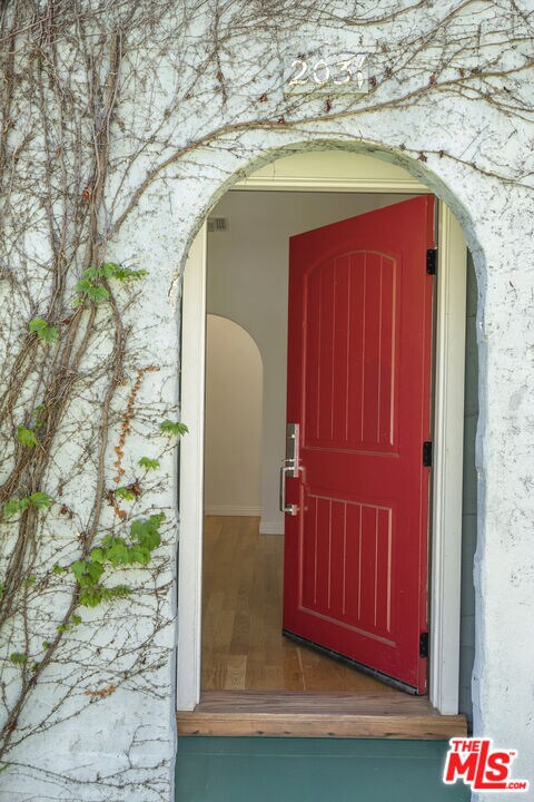 Photo - 2031 Glendon Ave