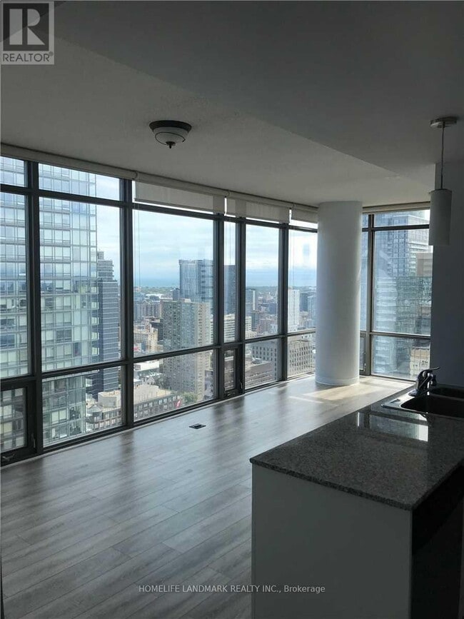 Photo - 38 Grenville St Unité 3706