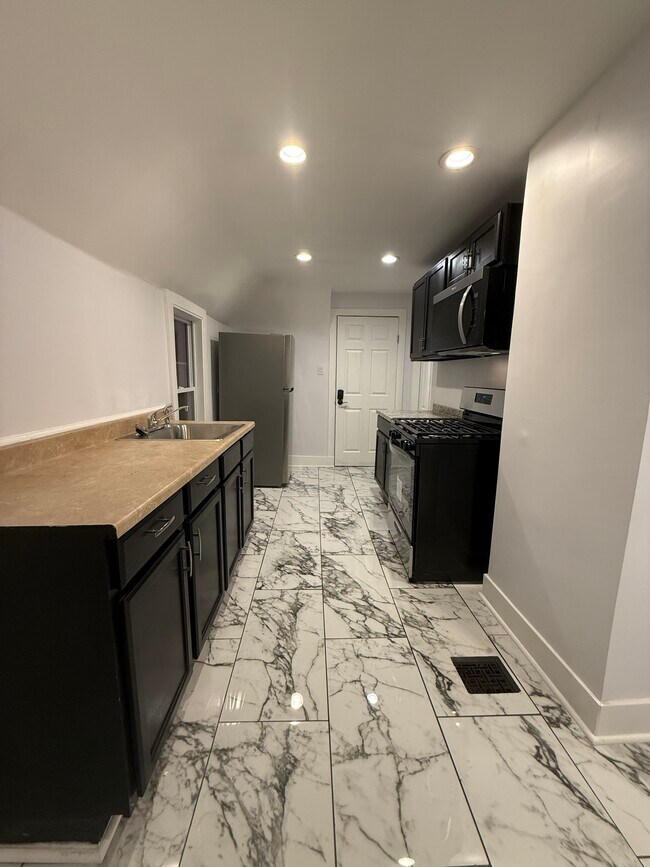 Photo - 9 Mather St Unit 3