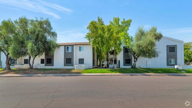 Building Photo - Ground-Floor 1-Bed Condo with Access to Co... Unit 103