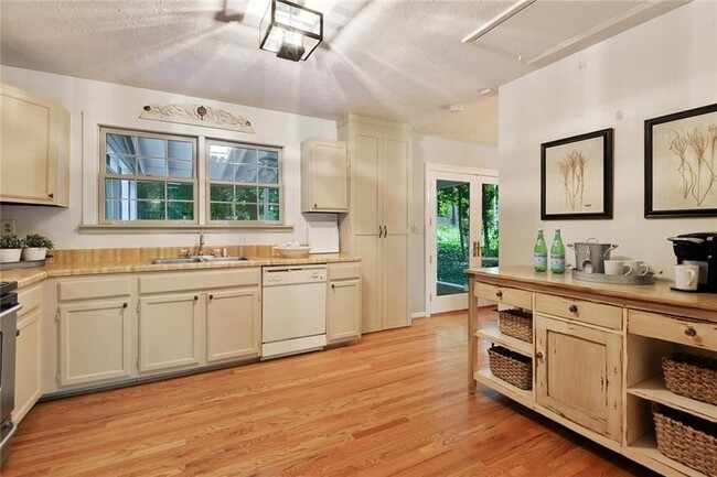 Photo - 130 Cains Cove Dr