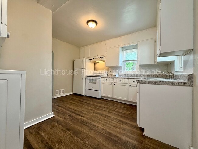 Photo - 2449 Hillside Dr NW