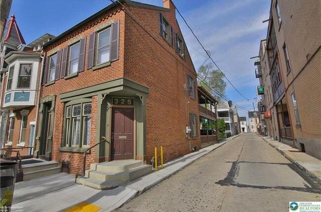 Photo - 325 N Eighth St Unit 1