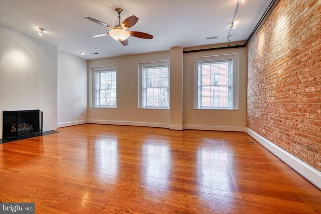 Building Photo - 509 Cathedral St Unit C Rental