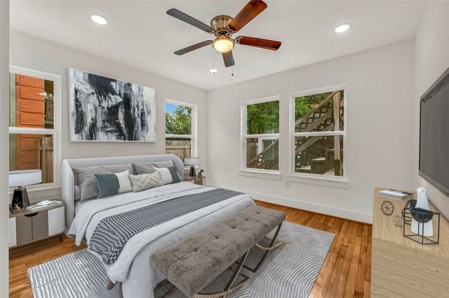 Building Photo - 6620 Lawndale St Unit 2