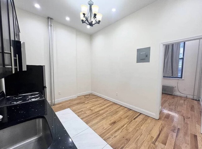 Photo - 1603 Yates Ave Unit 7