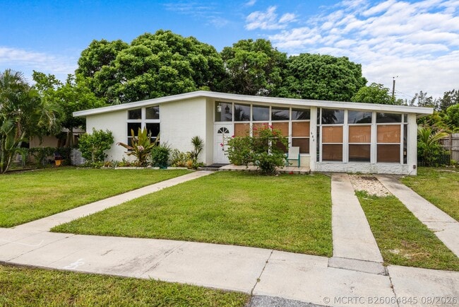 Photo - 642 W Ocean Ave
