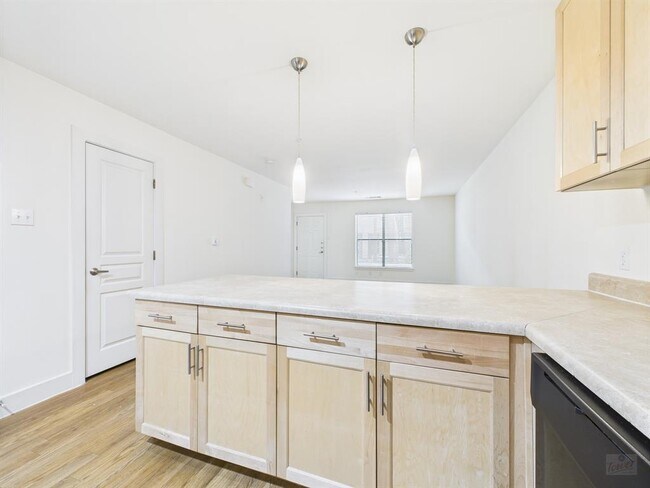 Photo - 711 W 32nd St Unit 155