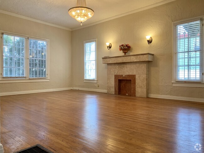 Spacious Living Room - 8818 Alcott St Rental