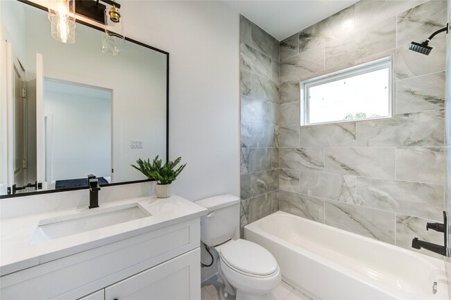 Photo - 4041 Buck St