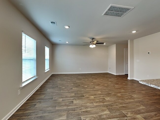 Photo - 518 Belgian Blue Wy