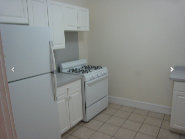 Building Photo - 70 Strathmore Rd Unit 11A Rental