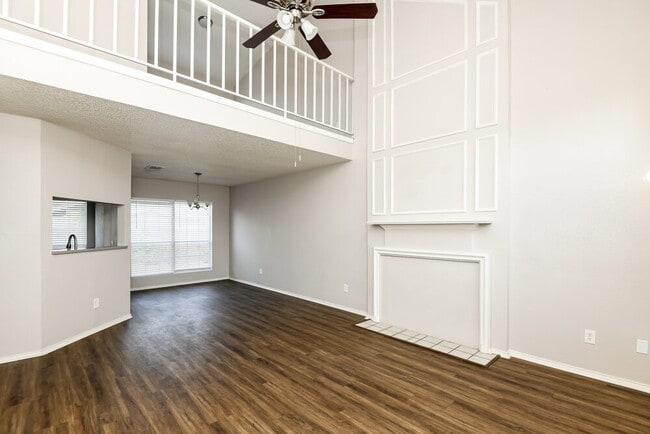 Photo - 2500 Creekwood Ln