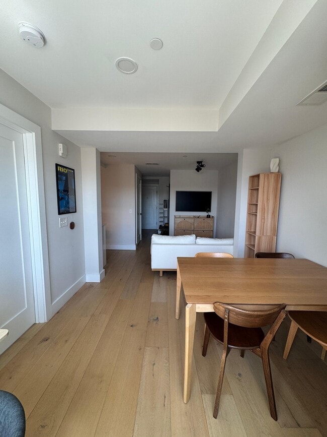 Photo - 919 12th St NE Unit 405