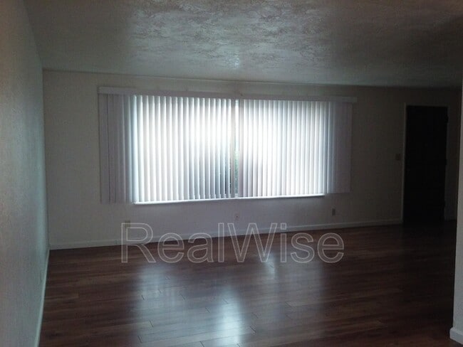 Photo - 1125 SW Bridge St