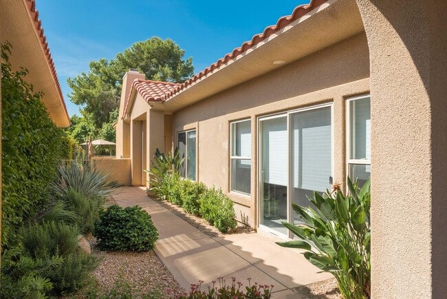 Photo - 211 Kavenish Dr