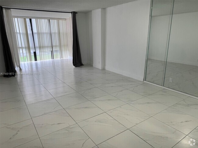 Building Photo - 800 Parkview Dr Unit 116 Rental