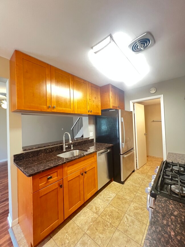 Photo - 323 Meadow Ct