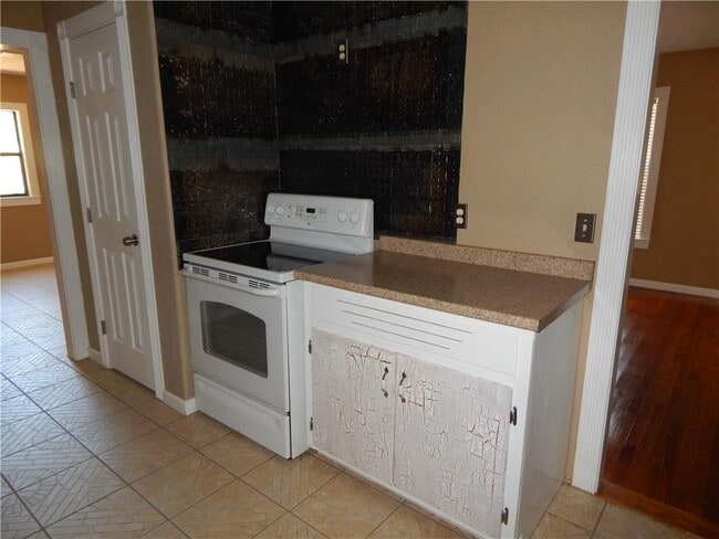 Photo - 330 E Cedar St