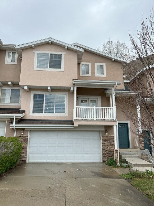 Building Photo - 1251 Alpine Way Rental