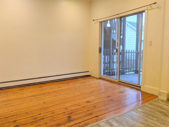 Photo - 8 Evergreen Sq Apartments Unit 1