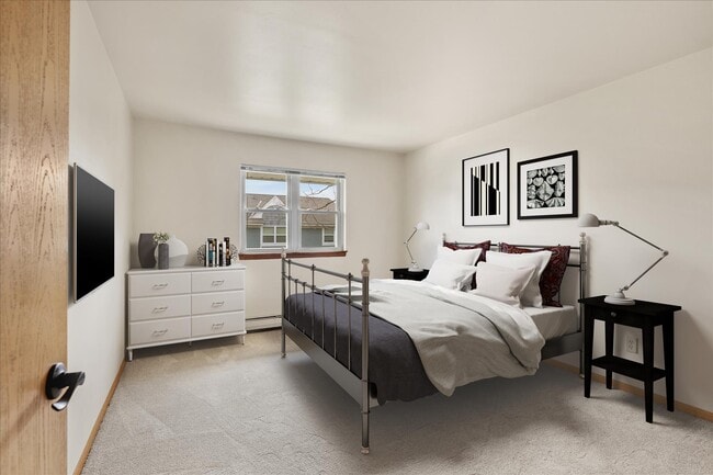 Large Bedroom - Apple Valley Associates LLC