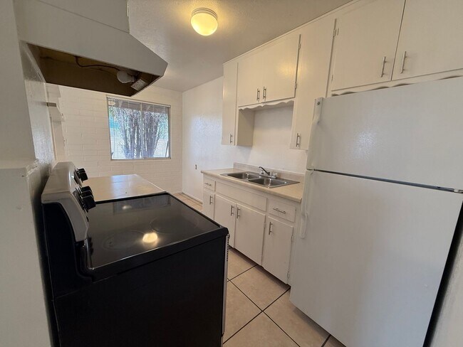 Photo - Coming Soon 2 bed 1 Bath - Contact Property Pros