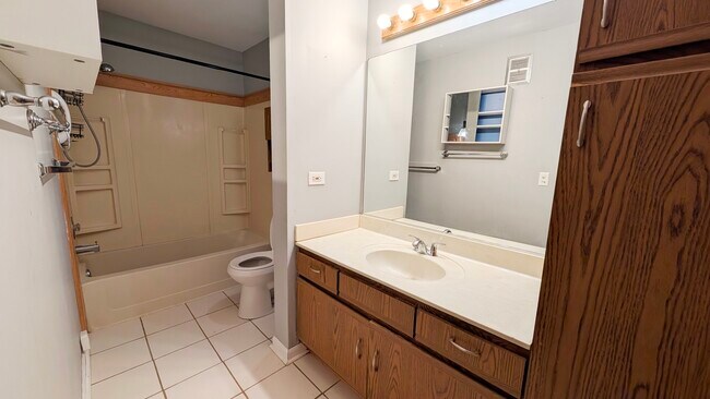 Photo - 2716 Yorkshire Ct