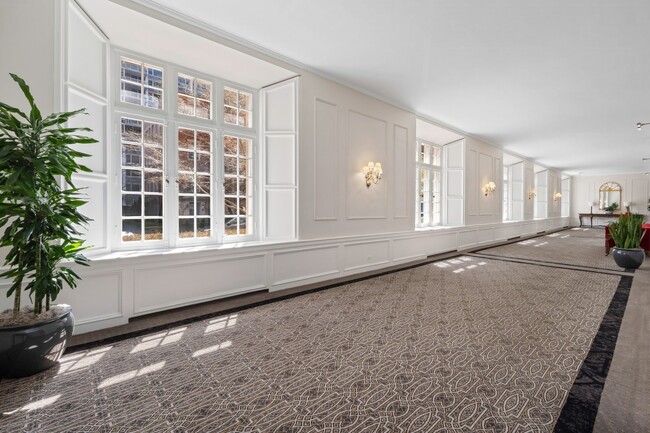 Photo - 4300 N Marine Dr Unit 602
