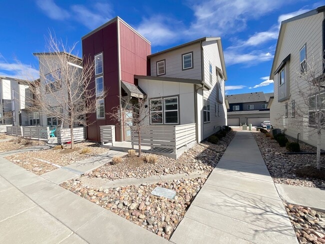 Photo - 3 Bedroom Townhome Available Near Voyager Pkwy & Interquest Pkwy!