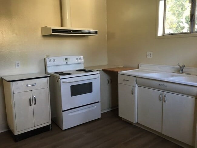 Photo - *DS647/7th408-McKinney, Sally Unidad 408-A 7th St.