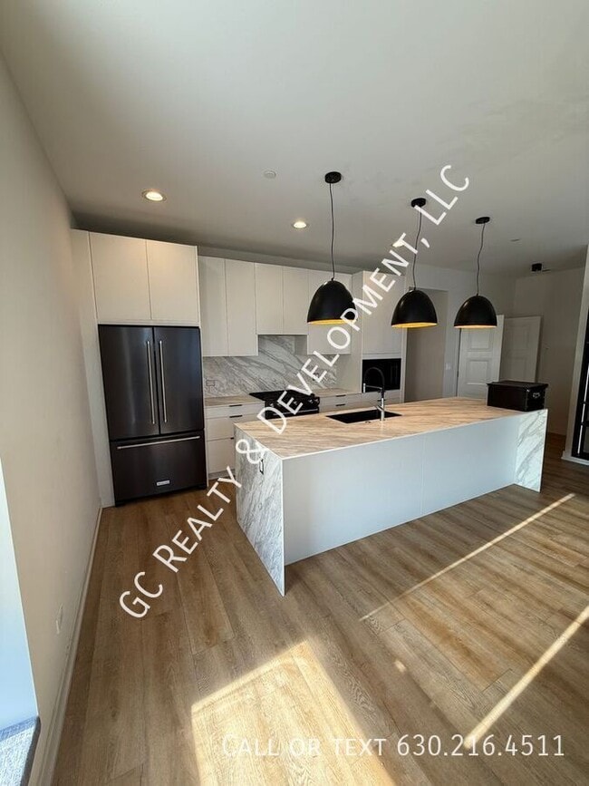 Photo - 3202 N Kildare Ave Unit 3S