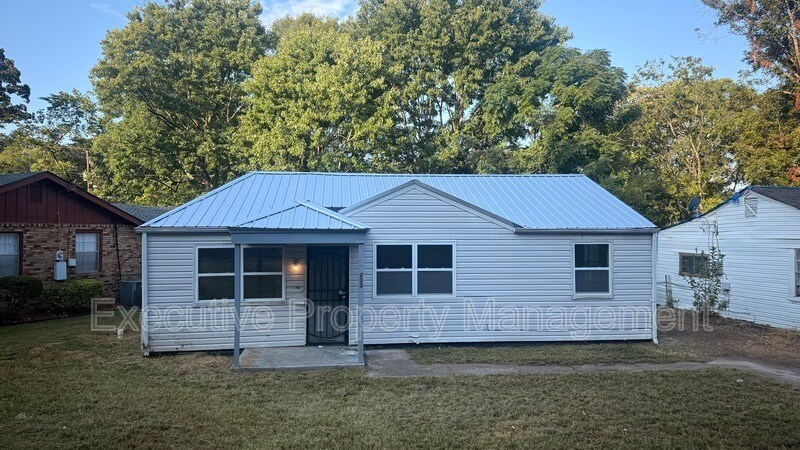 Photo - 233 E Ann Dr SW