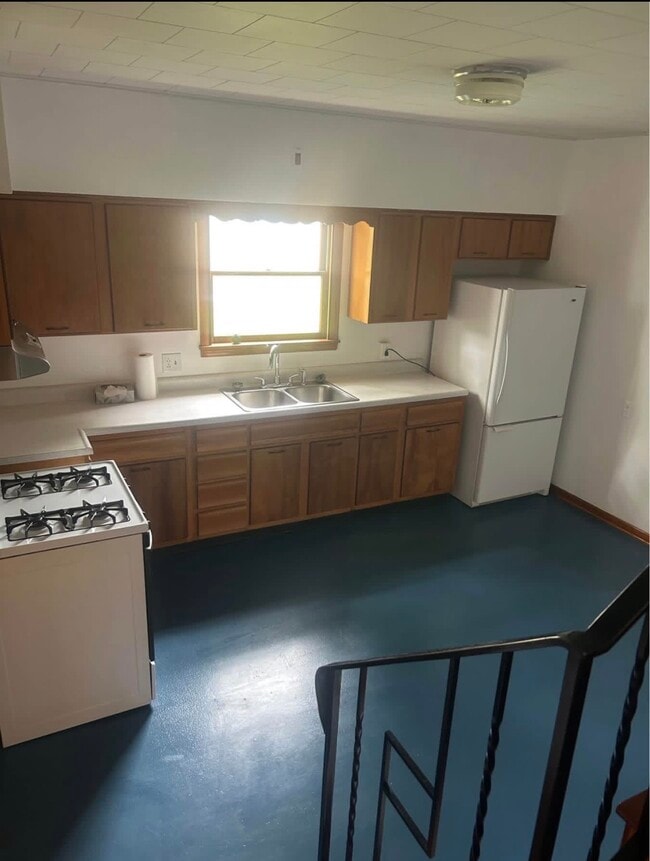 201 Hickory St