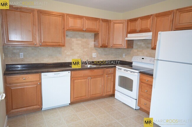 Photo - 132 Marginal St