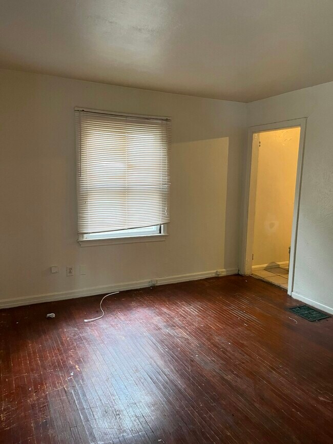 Photo - 1319 Kingsley Avenue