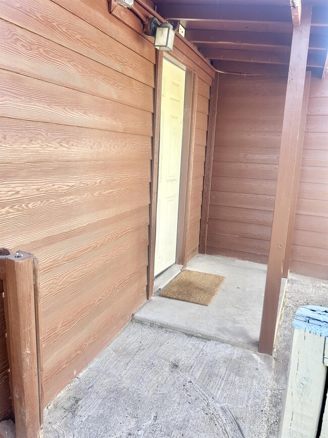 Photo - 116 Soledad Loop Unidad rear