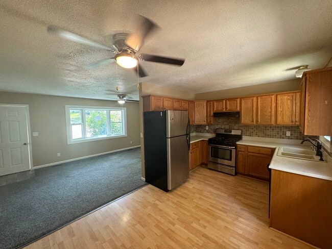 Photo - 3322 7th St W