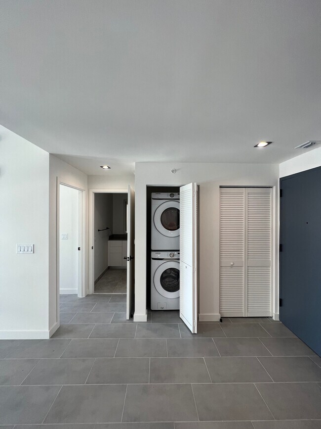 Photo - 108 NW 27th St Unit B2