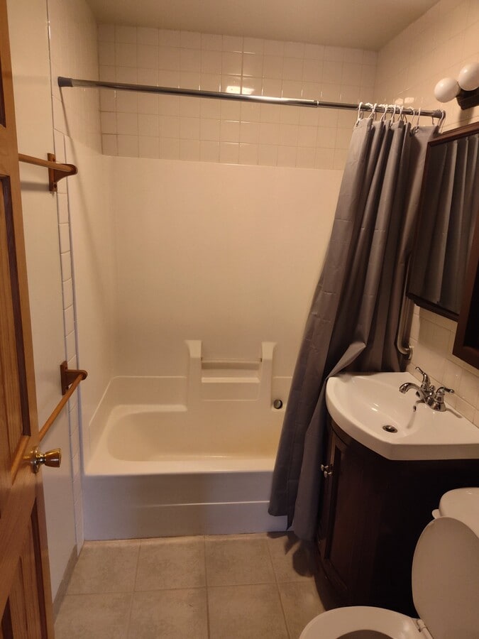 Photo - 605 Bremer St Unit B