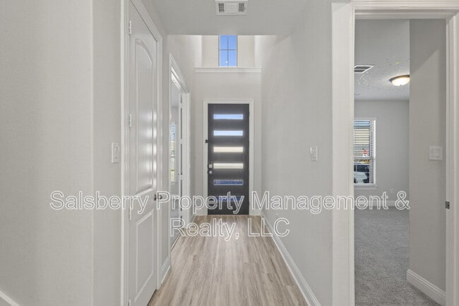 Photo - 2021 Daniel Dr