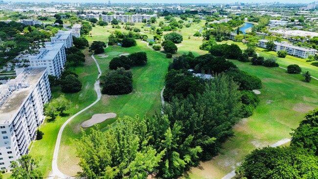 Photo - 3100 N Palm Aire Dr Unidad 709