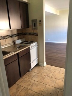 Photo - 4858 Lee St Unit 2B