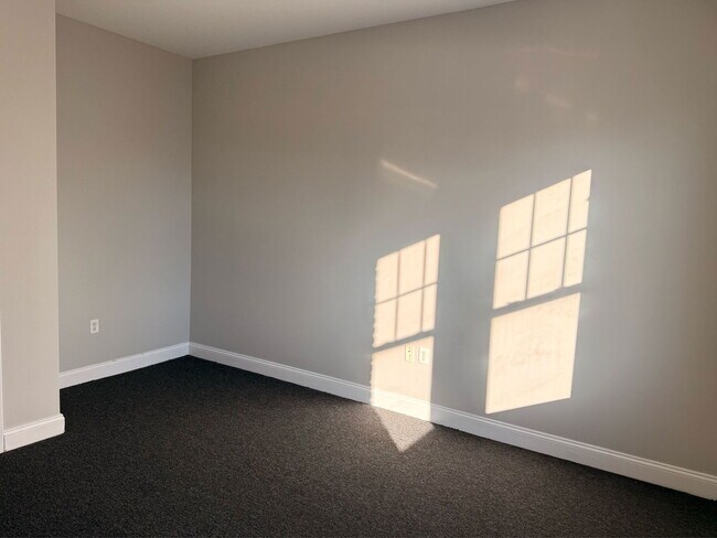 Photo - 210 Farmington Ave Unit 405