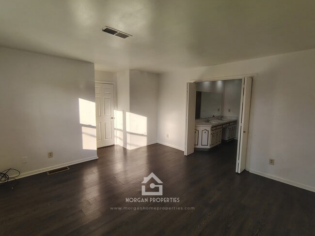 Photo - 2331 Broadway St Unidad .5