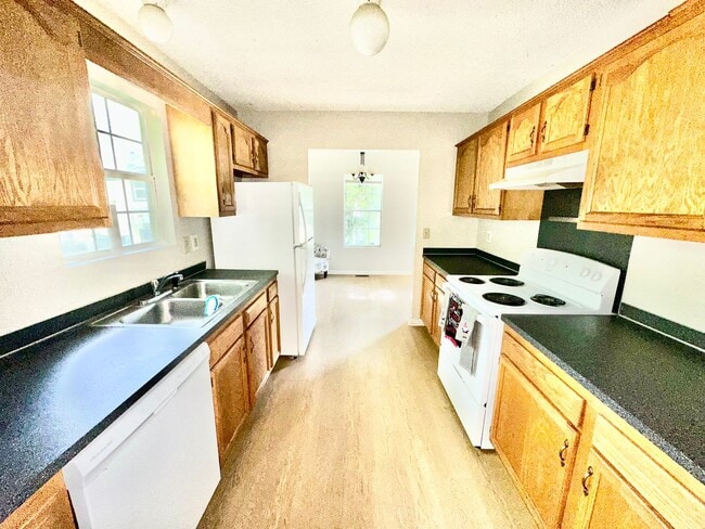 Photo - 775 Willowbrook Ave