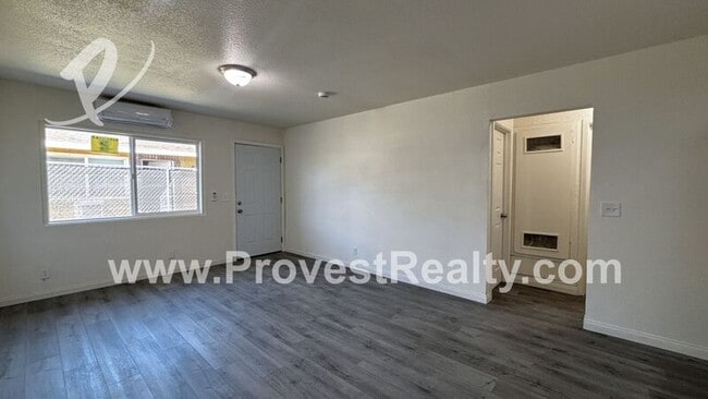 Photo - 11800 White Ave